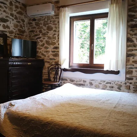 Effrosini Stone アパート ポルタリア