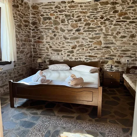 Effrosini Stone アパート ポルタリア